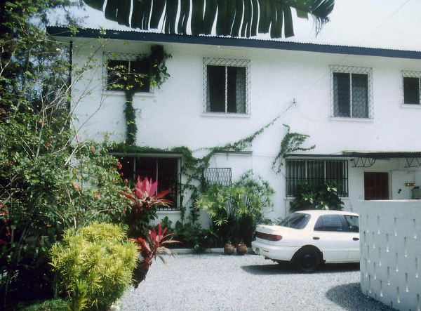 GHANA_HouseCar_600x443